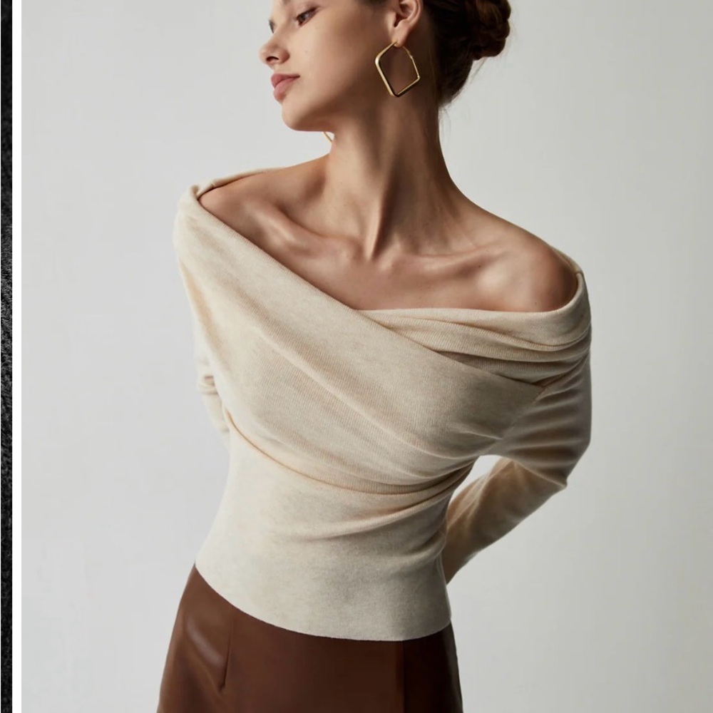 Commense Cream Off-Shoulder Sweater